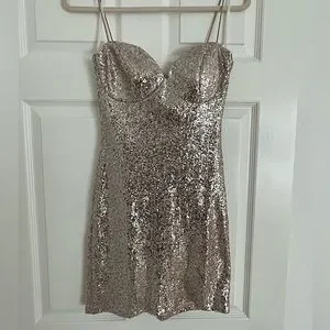 Sparkly Dress Silver Dress Windsor Windsor Dresses Windsor Silver Sequin  Dress Color: Silver Size: M Lrienstra's